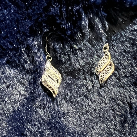 ***Donated***SILVER tone dangling earrings 1” - Picture 2 of 3